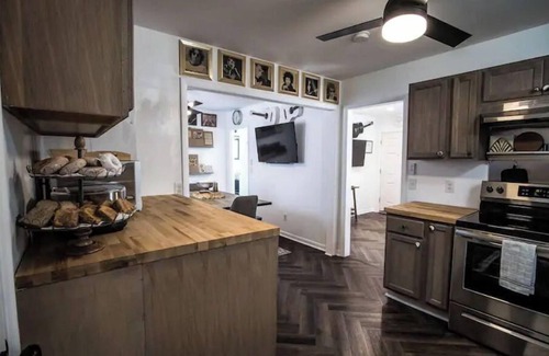 Cumberland Gardens Cottage | ★ Music City ROCKSTAR Cottage Close to Downtown ★