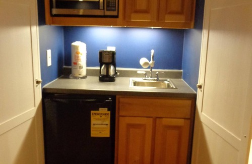 Glengarry House | Musician's Haven in Music City - 7 miles to downtown - off-street parking