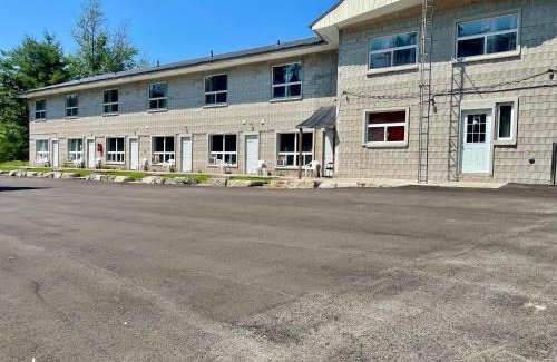 Gravenhurst Hotel | Muskoka Nights