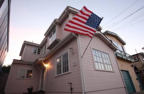 Pacific Grove Cottage | MV6: 30 night minimum Lover's Point Mermaid Cottage