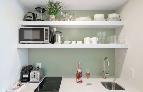 Coconut Grove Apartment | MVR Experience Balconies That Take Your Breath Away