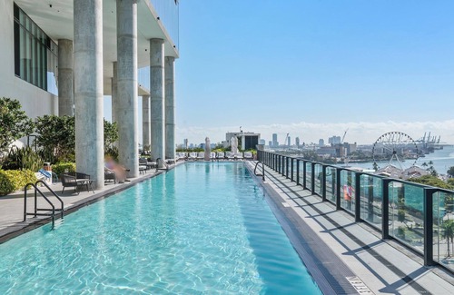 Downtown Miami Apartment | MVR - Sleek Studio with Iconic Downtown Views