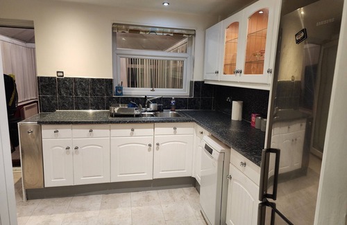 Swinton House | My Holiday Home - 2 Bed House - Free parking