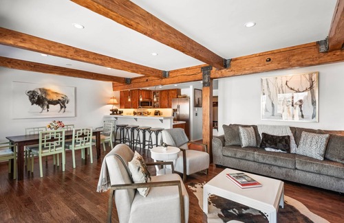 Snowmass Village Apartment | MY MOUNTAIN SHACK-Upscale Condo- Walk to Lifts-Mountain VIEW