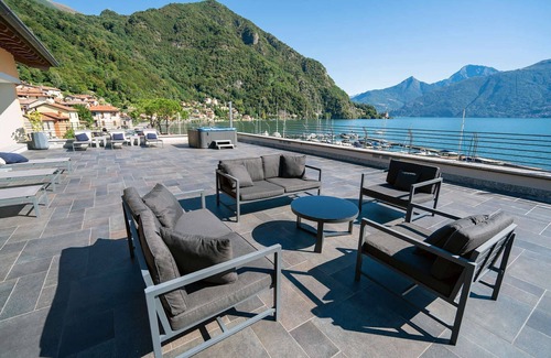 Naggio Apartment | My Rental Homes - Navalia Terracce with jacuzzi and lake view