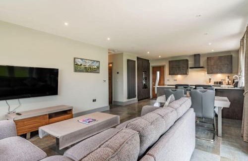 Blackburn House | Mya Cottage