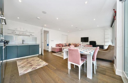 Hoxton West Apartment | MySquare Three Bedroom Serviced apartment in Old Street