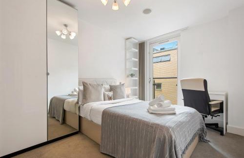 Hoxton West Apartment | MySquare Three Bedroom Serviced apartment in Old Street