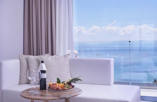 Chlomos Hotel | Mythos Palace Resort - Adults only