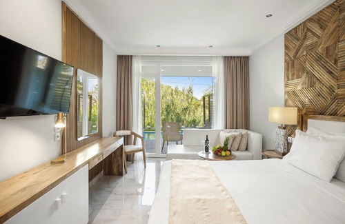 Chlomos Hotel | Mythos Palace Resort - Adults only