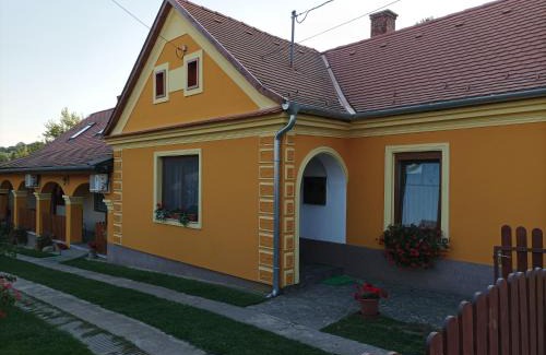 Hegyhatszentjakab House | Nádkunyhó Vendégház