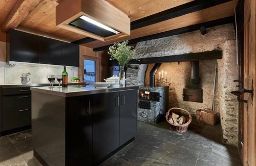 Safien House | Nüw Hus - Holidays in a listed building