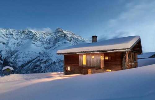 Safien House | Nüw Hus - Holidays in a listed building