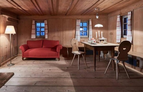 Safien House | Nüw Hus - Holidays in a listed building