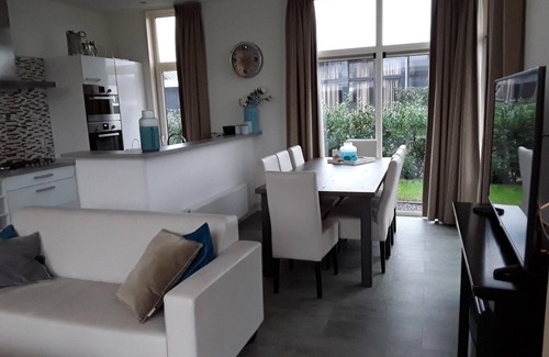 Susteren House | n/a