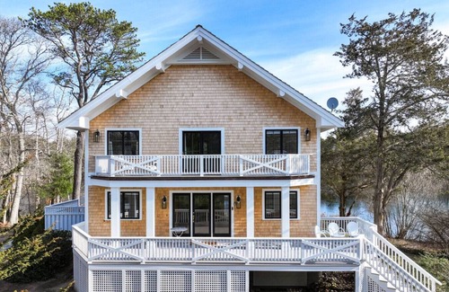 North Falmouth House | N Falmouth Flax Pond Waterfront with Swans