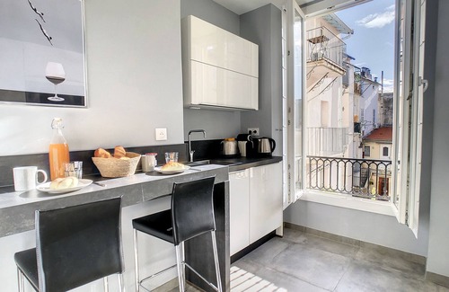 Nice City Centre Apartment | N&J - BOW WINDOW BUFFA - Central - Close sea