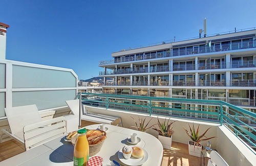 Carre d'Or Apartment | N&J- LA MAREE BLEUE - Terrace - Near Beach