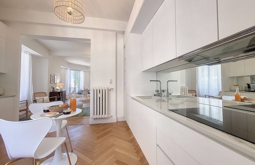 Carre d'Or Apartment | N&J - STANDING BAQUIS - Central - Close sea