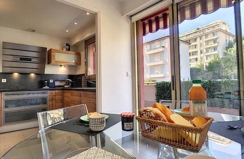 Les Baumettes Apartment | N&J - SUNSET TERRACE - Free parking - Top floor