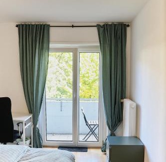 Sudstadt Sudlicher Teil House | N39 Whole 3-Room Apartment or Individual Room in Karlsruhe Südstadt