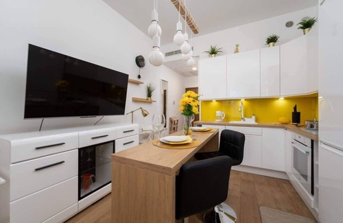 Krzyki Apartment | Na Grobli 36 | Air Conditioned Studio | Balcony