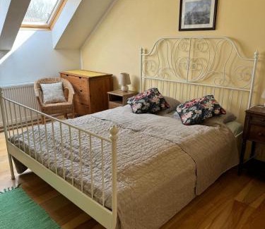Hrob House | Na Husovce