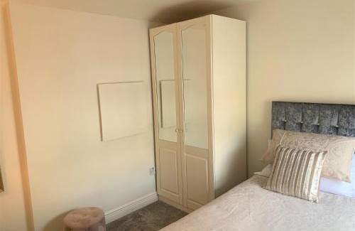 Naas Ski Chalet | Naas 2 Bedroom Back Garden Escape