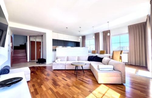 Gdansk Apartment | Nad stawem, dwupoziomowy, 6 łóżek, parking, zielona okolica