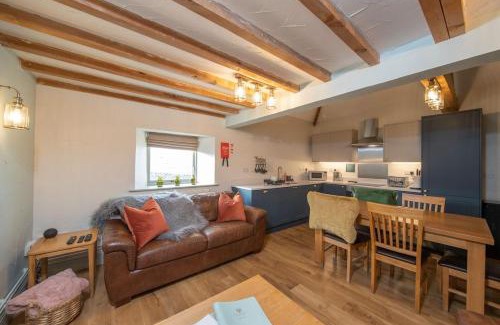 Crowdecote House | Nadin Cottage