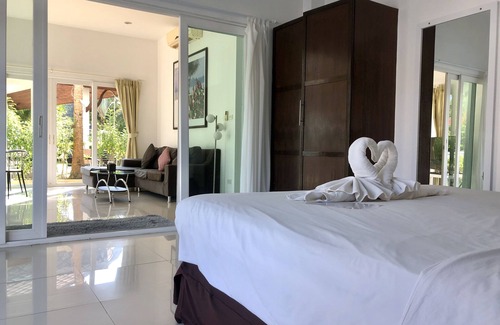 Ban Khlong Haeng Hotel | Nadivana Serviced Apartments