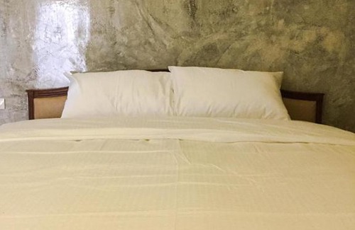 Doem Bang Hotel | Nai Suan Inn