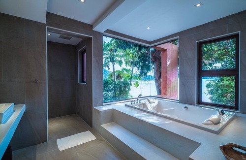 Wichit Villa | Nam Bo Villa by Lofty - Oceanfront private pool villa with maid and cook