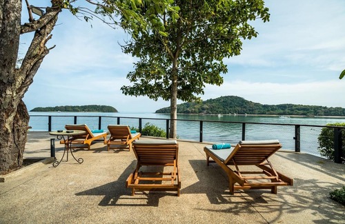 Wichit Villa | Nam Bo Villa by Lofty - Oceanfront private pool villa with maid and cook