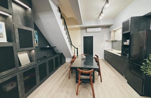 Nanxi District House | Nan has free time