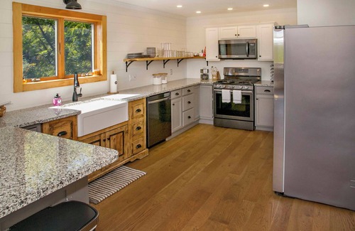 Naples Cabin | Naples Rustic Retreat-Hot tub, private, unforgettable!