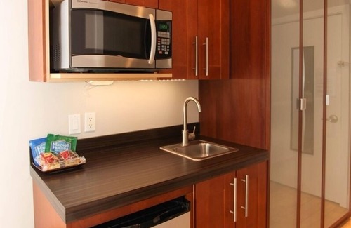 Saugatuck House | Napoli Suite: This contemporary room in the center of town features a king size