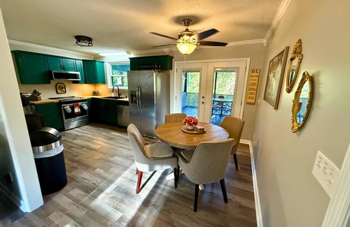 Opryland House | Nashville River Retreat 3BR 5 minutes to the Grand Ole Opry