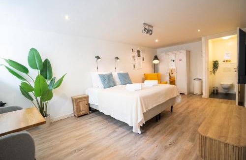 Da Costabuurt Bed & Breakfast | Nassau Canal Suites - in the heart of the city