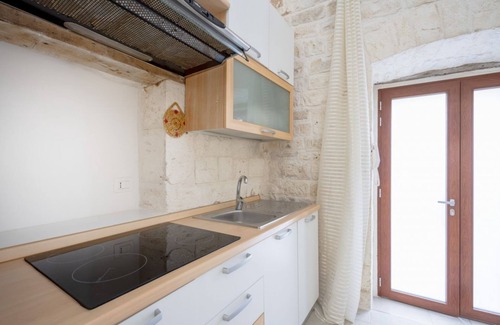 Casamassima Apartment | Nathan House - Cozy Stone Apartment