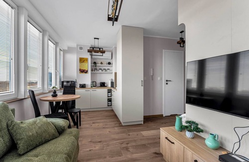 Saska Kepa Apartment | National Stadium Homely Studio