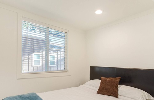 Temecula Cabin | Native Falls Cabin (1BR Loft XL 42) - 1BR Loft XL Craftsman Cabin