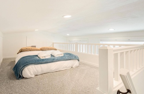 Temecula Cabin | Native Falls Cabin (1BR Loft XL 42) - 1BR Loft XL Craftsman Cabin