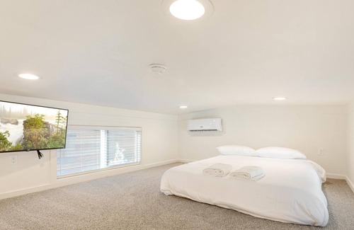 Temecula Cabin | Native Falls Cabin (1BR Loft) - 1BR Loft Craftsman Cabin