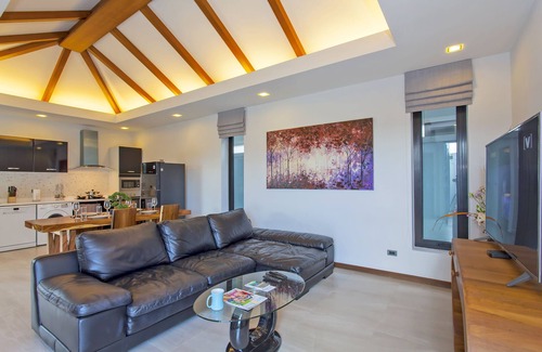 Thep Kasattri Villa | Natural Villa by Holiplanet