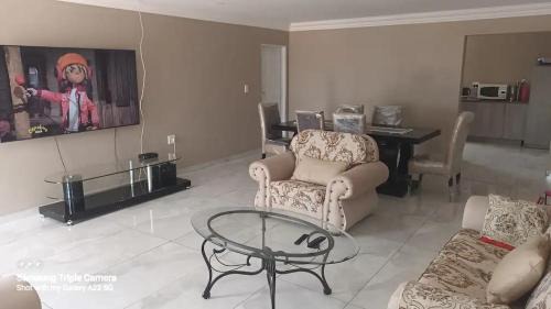 Bojanala House | Nature Home Near Sun City