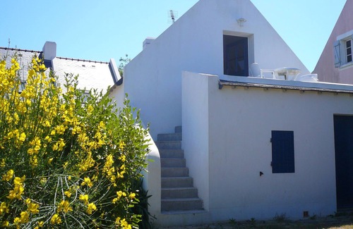 Le Palais Apartment | Nature Retreat: Cozy 2-Room Apt near Beach with Garden, Terrace, and Full Amenities