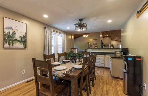Laurelville Cabin | Nature Retreat: Hot Tub, Fire Pit & Hocking Hills