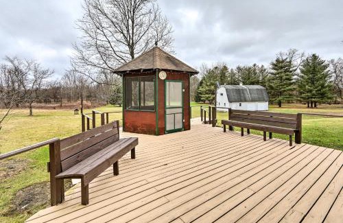 Pickerington House | Natures Haven Farmhouse in Pickerington with Deck