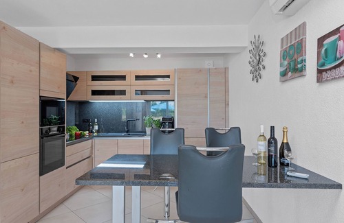 Sumber Villa | Naturnahe Luxusvilla mit Pool und Jachuzzi für Große Familien